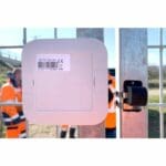 Clos'O LoRaWAN Türsensor von WATTECO montiert